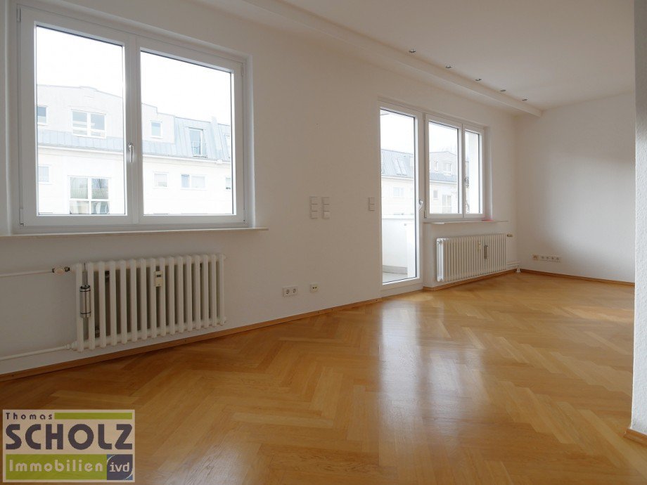 Fensterfront nach S�den Etagenwohnung Berlin