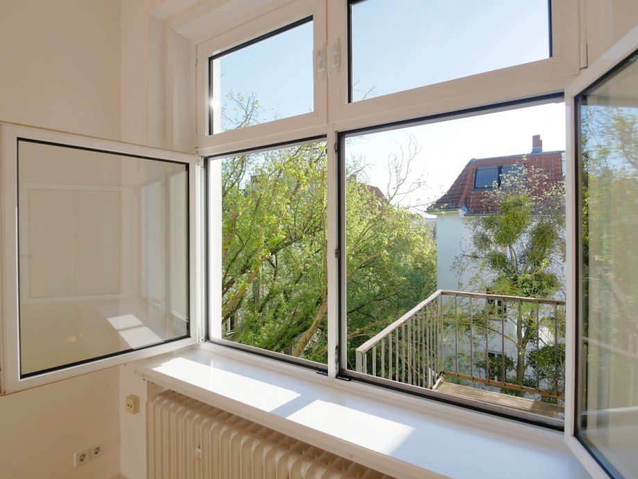 Gr�nblick Wohnzimmer Etagenwohnung Berlin