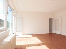 Wohnzimmer *Prov.frei* Ganz oben in STEGLITZ- Sonnige 3 Zi. Whg. im 4.OG mit AUFZUG, gro�em S�dbalkon, TG-Platz