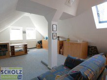 Dachzimmer Top gepflegte Doppelhaush�lfte auf 342m� Sonnengrundst�ck, 5,5 Zi., Wintergarten, Hobbyraum, Garage