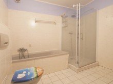 Dusch-/Wannenbad *TOP Preis* Gro�es Reihenmittelhaus in Gr�nheide - 5 Zi. - 150m� - renovierungsbed�rftig