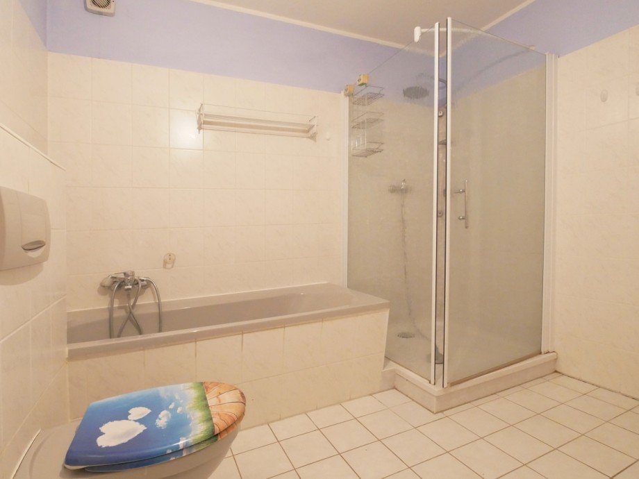 Dusch-/Wannenbad Reihenmittelhaus Gr�nheide (Mark)