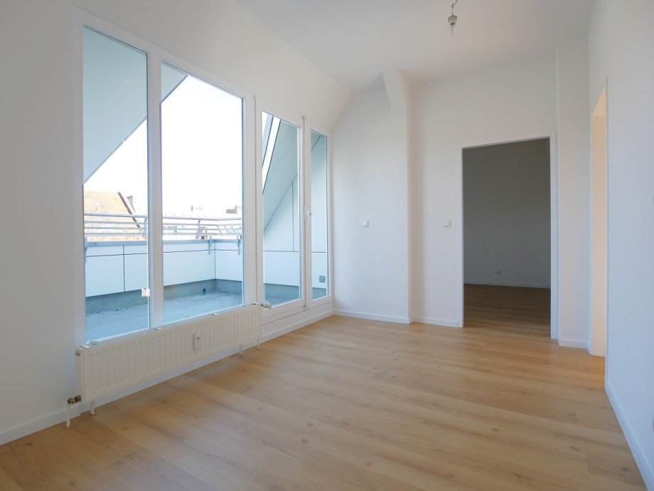 gro�er Dielenbereich Dachgeschosswohnung Berlin