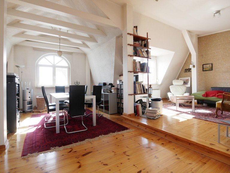 34m� Wohn-/Esszimmer Berlin - Friedenau (Ortsteil) Dachgeschosswohnung Begehrtes Friedenau - Sonnige DG-Wohnung in gepflegtem Altbau - gro�e Terrasse - kein Aufzug