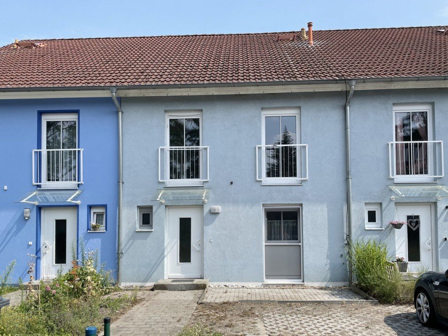 Vorderansicht Reihenmittelhaus Gr�nheide (Mark)