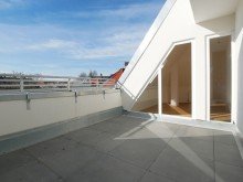 S�dterrasse Begehrtes FRIEDENAU! Sonnige DG-Wohnung, 3 bzw. 4 Zimmer, 2 gro�e Terrassen, frisch renoviert