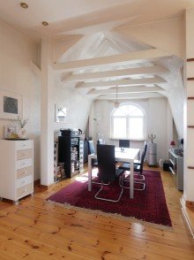 Essen/Arbeit Begehrtes Friedenau - Sonnige DG-Wohnung in gepflegtem Altbau - gro�e Terrasse - kein Aufzug