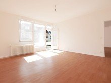 Wohnzimmer *Prov.frei* Ganz oben in STEGLITZ- Sonnige 3 Zi. Whg. im 4.OG mit AUFZUG, gro�em S�dbalkon, TG-Platz