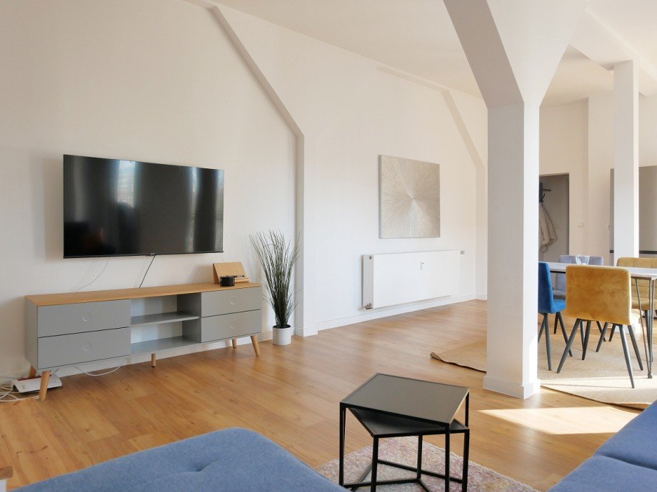 Blick von der Couch Dachgeschosswohnung Berlin