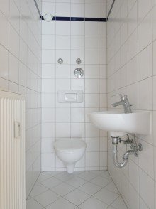 G�ste-WC Lichterfelde. Gr�n. Sonnig. Zuhause. Helle 3 Zi. - gro�er S�dbalkon - G�-WC - gro�z�giger Grundriss