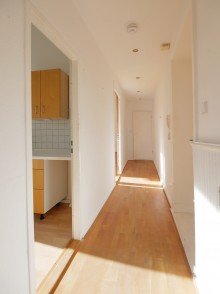 Flur Bismarckviertel in Steglitz! Helle, ruhige 3 Zi. (optional 4 Zi.) Altbauwohnung, Balkon, Gr�nblick