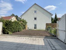 Blick in den Garten *TOP Preis* Gro�es Reihenmittelhaus in Gr�nheide - 5 Zi. - 150m� - renovierungsbed�rftig