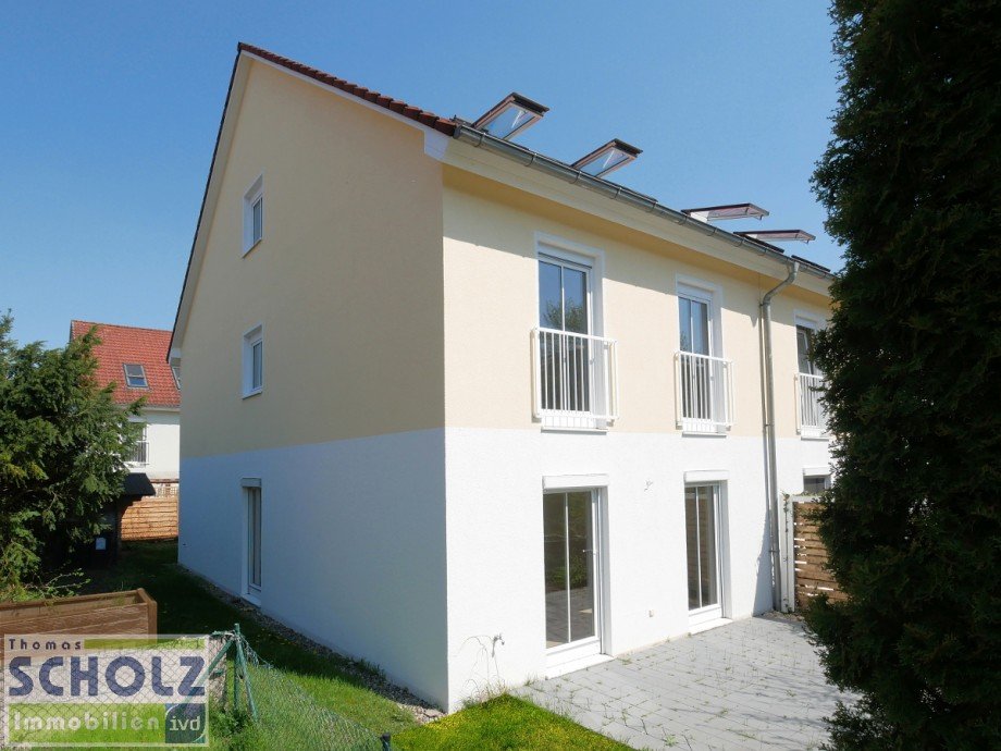 Hausansicht Garten Doppelhaush�lfte Gr�nheide (Mark)