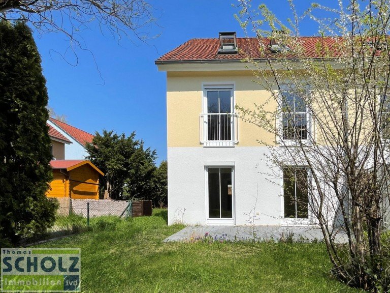 Hausansicht Garten Gr�nheide (Mark) - Gr�nheide (Ort) Doppelhaush�lfte *Nur 2.500 EUR/qm* - Traum JETZT erf�llen - Tolle DHH in Gr�nheide - 6 Zi. - 160m� - frisch renoviert