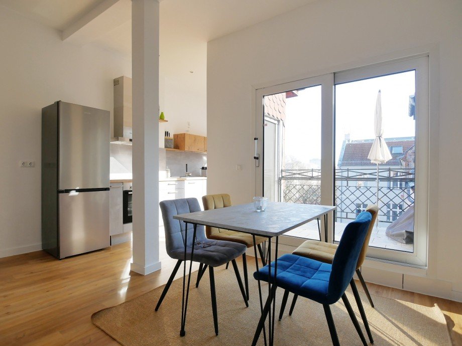 Essbereich m. offener K�che Dachgeschosswohnung Berlin
