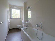 Bad Sahnest�ck - 2 Zi. - modernisiert - Sonnenbalkon - AUFZUG - freier Gr�nblick